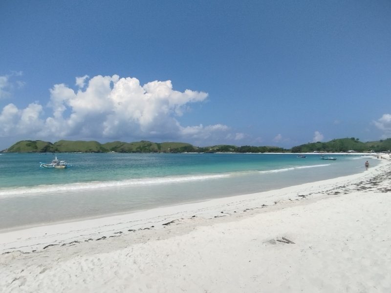 Catch some waves together in Lombok (Sept. - Dec.)