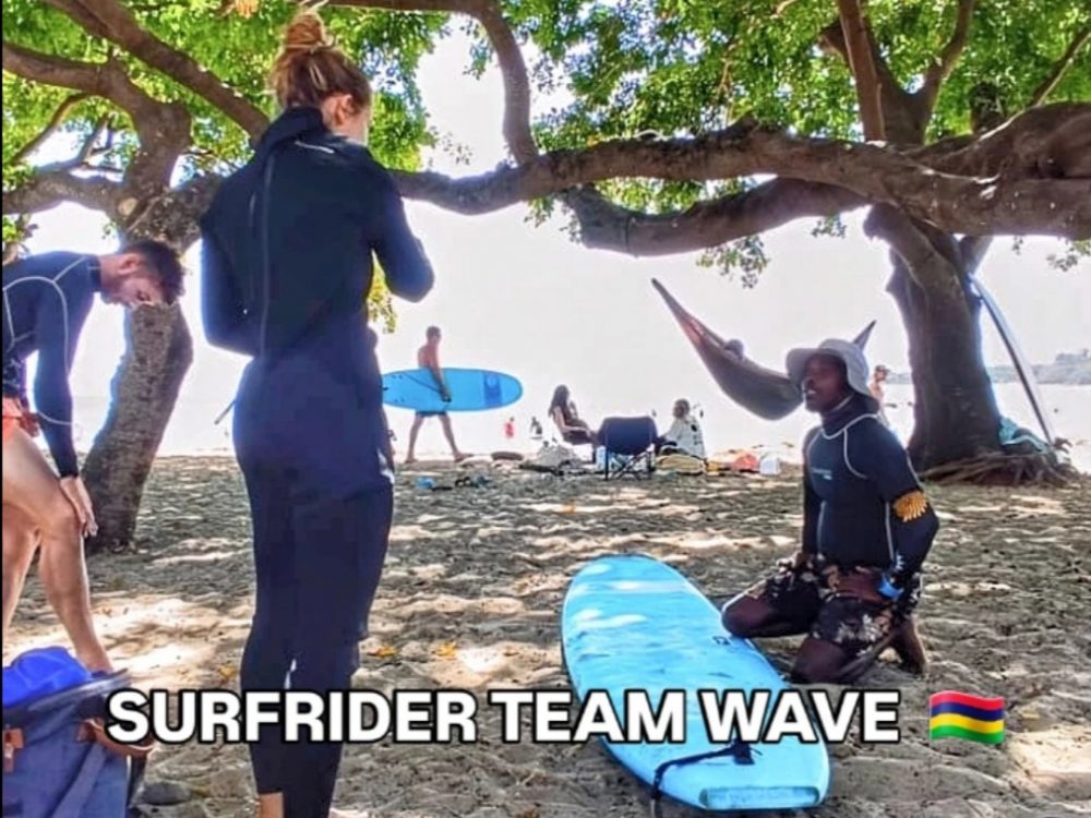 SURFRIDER TEAM WAVE SURFING INSTRUCTOR