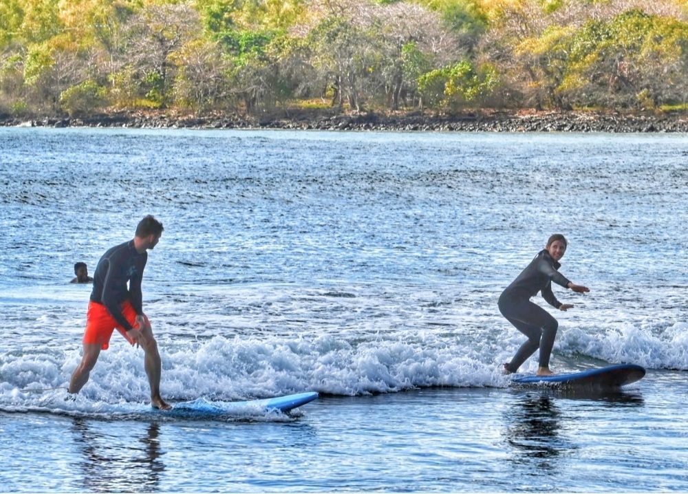 SURFRIDER TEAM WAVE SURFING INSTRUCTOR