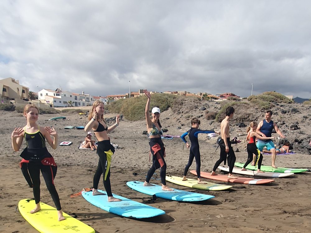 Surf and Wingfoil Coach