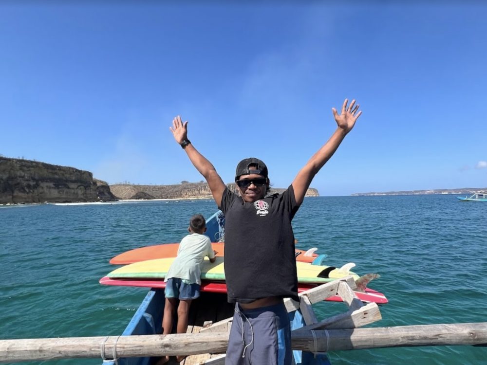 Ekas Boardriders Surflessons